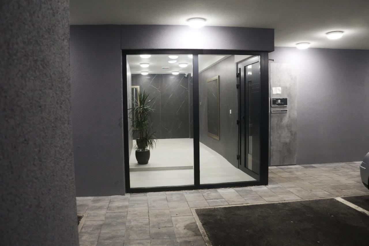 Apartman Natasa Sa Podzemnom Garazom Баня-Лука Экстерьер фото